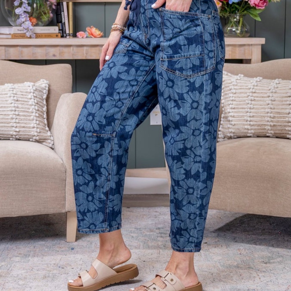 Risen Floral-Pattern Denim Barrel Jeans - Picture 3 of 6